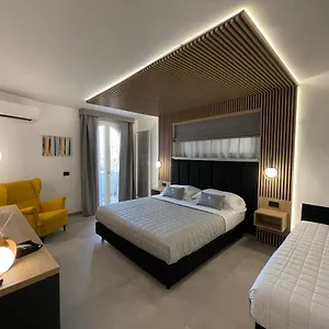 https://taormina-rooms.taorminaitalyhotels.com